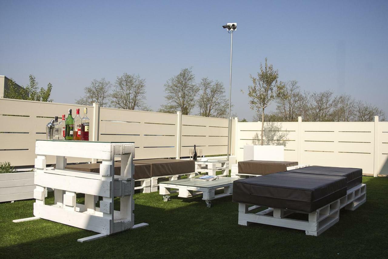 Home Suites Home Salionze Luaran gambar