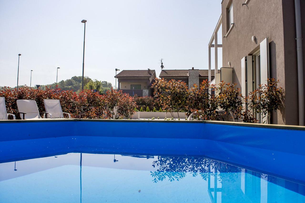 Home Suites Home Salionze Luaran gambar